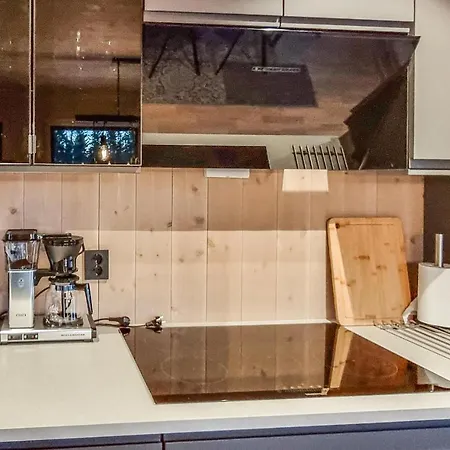 Lovely In With Kitchen * לילהאמר